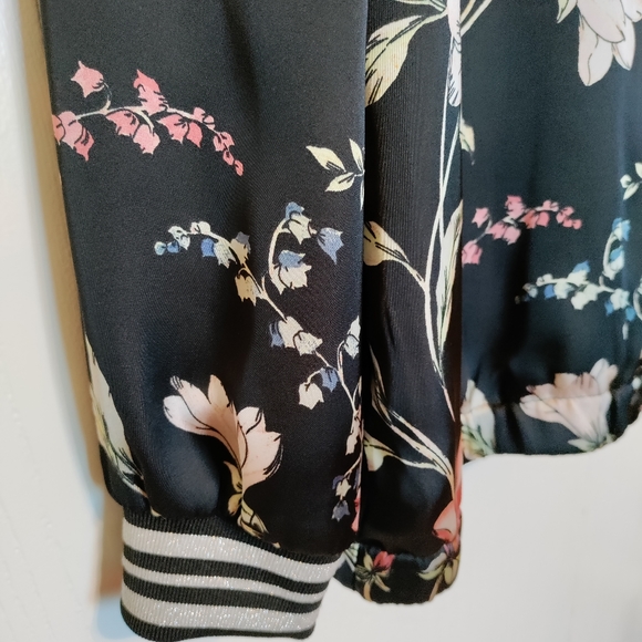 H&M silky floral bomber jacket - Picture 5 of 9